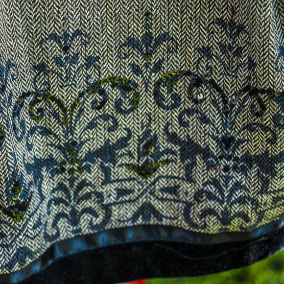 Ann Taylor LOFT mid length skirt - Picture 3 of 5